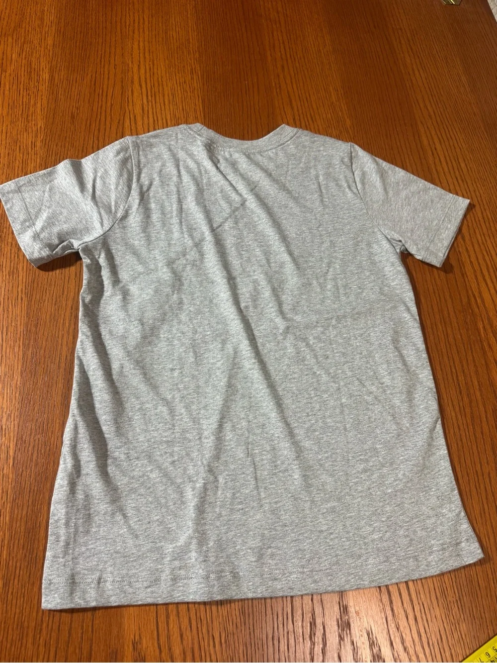 Nike Kids Football Graphic Tee Youth Large Gray Short Sleeve Shirt